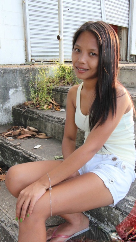 Shiela Cruiz model adult image