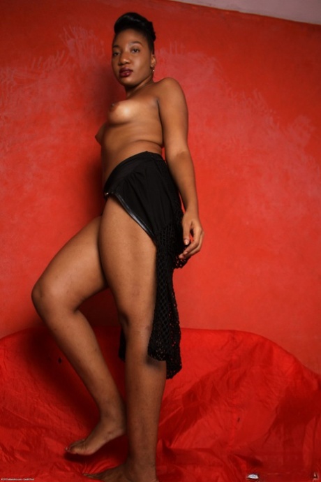 African News Anchor beautiful naked images