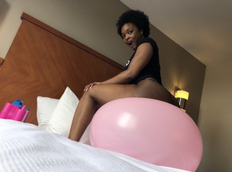 Ebony Onlyfans hot sexy pics