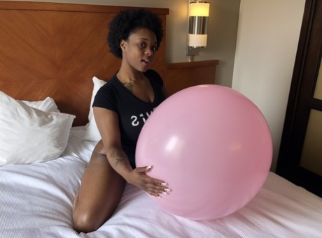 Ebony Milf Lesbian art porn photo