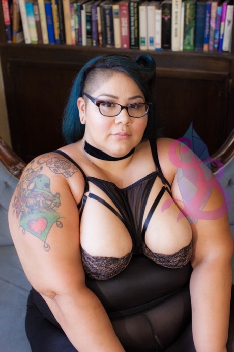 Black Busty Maid porno img