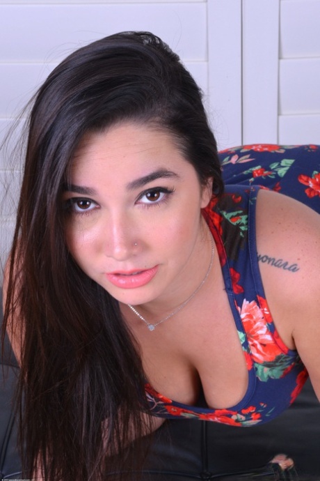 Latina Casting Agent hot porn photo