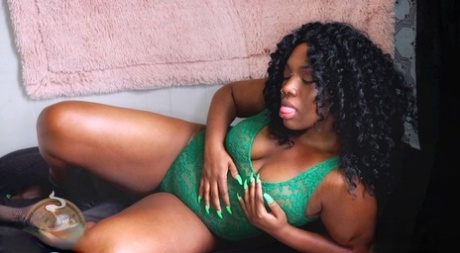 Black Mom Teaches Sex free nude images